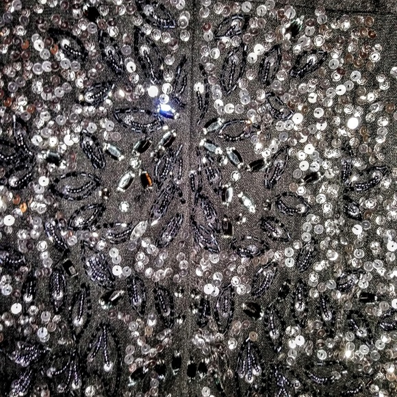 Dress - Picture 4 of 7